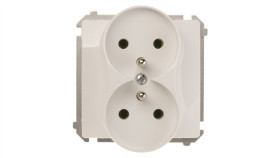 Simon Basic Gniazdo Podwójne Z/U 16A Ip20 Białe Bmgz2m.01/11