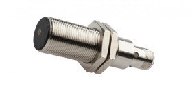 Czujnik indukcyjny M18x1 65dł zabudowany Sn: 5mm 10-30VDC PNP złącze M12 4-PINowe mosiądz niklowany IP67 IB180424