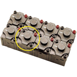 Chauvin Arnoux P03197526A Decade box resistance 0.5% to safety standards