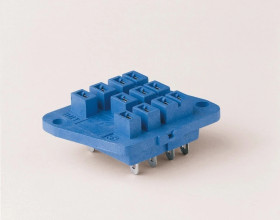 Gniazdo do przekaźników serii 62.3x, PIN-y do lutowania, montaż na płytę, otwór montażowy (za pomocą śrub M3) 92.33SMA