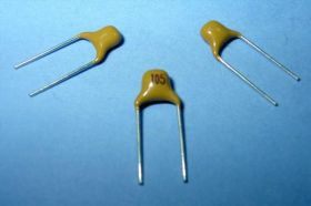 1uF ! KOND.MONOLITYCZNY (100SZT)