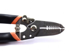 ŚCIĄGACZ IZOLACJI Z OBCINACZKAMI HT-5021S