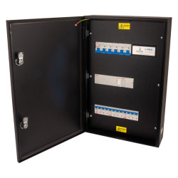 matt:e EV-3-20-TP-M Connection Unit O-PEN 125 3x 20A TPN MCBs