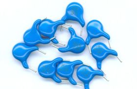 82pF/2000V r=7,5mm KONDENSATOR (10 SZTUK)