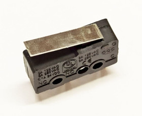Przełącznik krańcowy z dźwignią 18mm, styk NO-NC wspólny pin