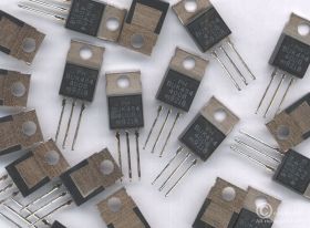 BUK454/400 N 4,2/4,6A 400V 75W TO-220 TRANZYSTOR