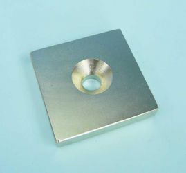 MAGNES KWADRAT Z OTW. 45x45x9mm 18/8mm