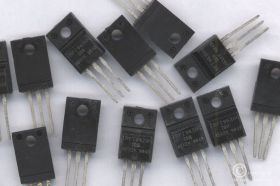 IRF9620 P (IRFI9620G) 3A 200V TO-220 IZOL. TRANZYSTOR