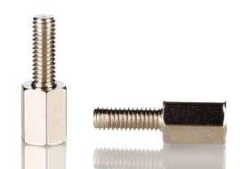 Kołek dystansowy gwint M4 długość 10mm Mosiądz Męski/żeński Sześciokątny Essentra