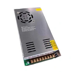 Stabilny zasilacz impulsowy 600W z zaawansowaną ochroną przed przeciążeniem, brakiem zasilania oraz nadnapięciem, będący uniwers