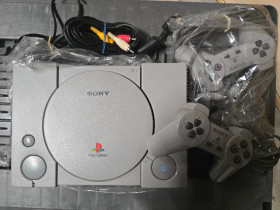 Playstation 1st edition with two controllers PAL