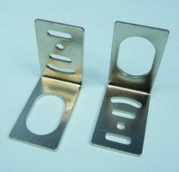 UCHWYT CZUJNIKA INDUKCYJNEGO KĄT.M18