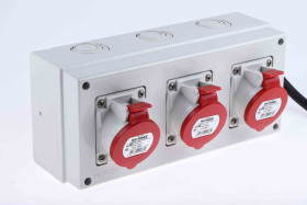 Złącze przemysłowe - zasilające 16A Gniazdo 346 → 415 V. 3P + N + E Scame Czerwony Montaż powierzchniowy IP44