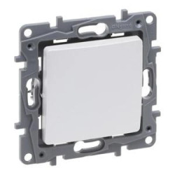 Niloe Selection Łącznik schodowy pojedynczy 10AX perła 762401