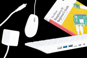 SC1292 Raspberry Pi 500 (US layout) KIT, 4x 2.4GHz, 8GB RAM