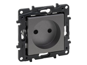 NILOE STEP Gniazdo pojedyncze bez uziemienia zaciski śrubowe z przesłoną stalowy 863419 LEGRAND