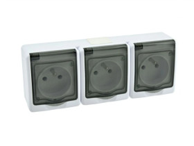 Gniazdo BETA1, potrójne, 3xP+Z, IP44, dymne* D.3114GGG/1