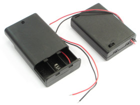 Koszyk baterii AA (R6) x3 z pokrywą i wyłącznikiem