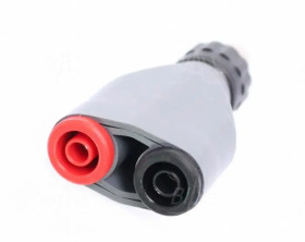 Adapter 7047-IEC gniazdo BNC- 2 gniazda bezp. 4mm