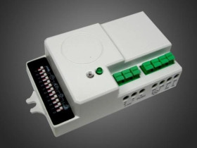 Czujnik ruchu mikrofalowy montażowy z ściemniaczem