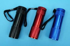 LATARKA RĘCZ.9xLED RED/BLUE/BLACK