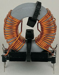 Dławik skompensowany 2.4 mH 4A Promieniowe Wyprowadzenia promieniowe 40mΩ Rdc rdzeń ferrytowy