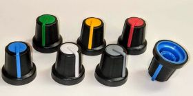 GaĹka N2 na oĹ 6mm moletowana wskaĹşnik szary