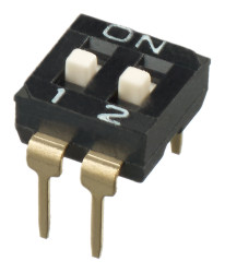 Przełącznik DIP 2-pozycyjny SPST THT 100 mA przy 50 V DC (liniowy), 25 mA przy 24 V DC (impulsowy) -20 → +85°C