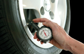 Garage - tire pressure gauge with manometer, up to 4.5 bar