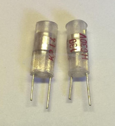 130pF 630V 2,5% KP kondensator polipropylenowy 5x12mm pionowy SIEMENS