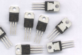 STP24NF10 (= IRF540) TO-220 TRANZYSTOR