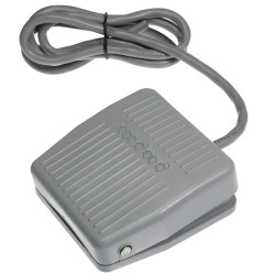 Przełącznik pedał PN-06 GFS201 nożny ON-(ON)10A250Vprzewód1mTFS-201