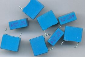 7,2nF/1600V r=15mm KOSTKA KONDENSATOR