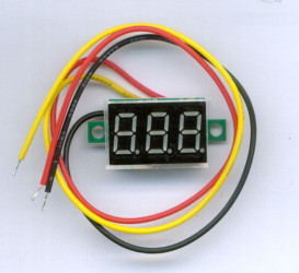 WOLTOMIERZ 0.36 0-100V DC, TRZY PRZEWODY (ZASILANIE+POMIAR), CZERWONY (MIER-036-3-R)