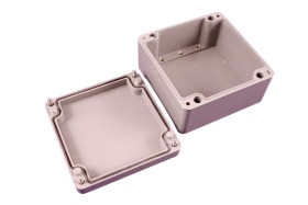 Obudowa Poliester wzmacniany włóknem szklanym szerokość zew. 160 mm długość zew. 160 mm wys. zew. 90 mm Hammond