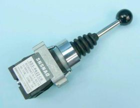 XD2-PA22CR JOYSTICK 2-POZ.MONOSTAB.10A