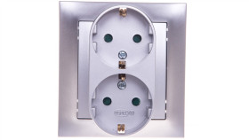 Impresja Gniazdo Podwójne Z/U Schuko Z Przesłonami Srebrne Gp-2Ysp/18