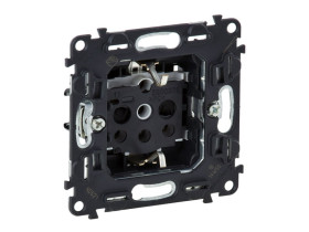 VALENA ALLURE Gniazdo pojedyncze z uziemieniem z przesłoną 753024 LEGRAND