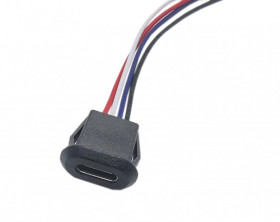 GNIAZDO USB-C 4 PRZEW.DO OBUD. NA ZATRZA