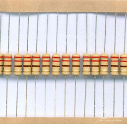 REZYSTOR 2W 220 ohm (50 SZTUK)