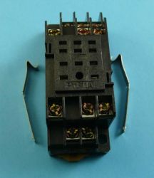 PYF-11A PODST.PRZEKAŹNIKA