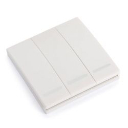 Pilot 3 kanałowy w formie przełącznika natynkowego działa z Sonoff BroadLink