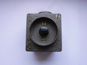 Przycisk sterowniczy N-226 1z w obudowie 2,5A 500V zwarty