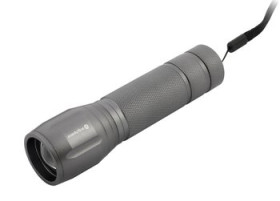 latarka everActive FL-300 + adapter + akumulator Xtar 18650 + ładowarka Xtar MC1