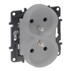 Niloe Step Gniazdo zasilające podwójne 2x2P+Z do ramek wielokrotnych, zaciski śrubowe, bez przesłony styków aluminium 863332