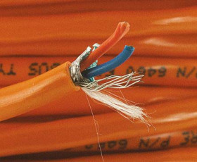 Kabel do transmisji danych 1 -parowy 0,33 mm² 2 -rdzeniowy Ekranowany 22 AWG AWG PVC 300 V Szyna zbiorcza