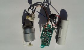 SILNIK Z UKŁADEM LADOWANIA Z AKUMULATOREM I WYLACZNIKIEM