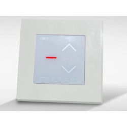 Czterokanałowy pilot naścienny z panelem dotykowym