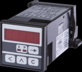 Licznik wielofunkcyjny, Wyświetlacz LED, 5 dekad, 10kHz, 1x preset, 24VDC, (NO/NC), Złącze śrubowe 13-PIN, IP65 CM030140