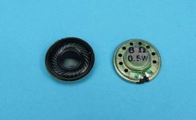 0,70' 18mm 8 OM/0,5W h=4mm PLASTIK